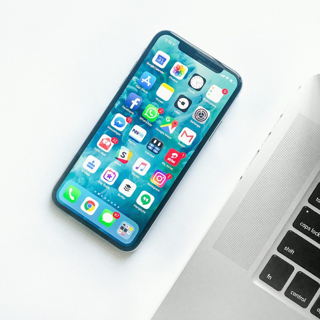 皇冠足球 APP 赛程与赛事列表界面示意